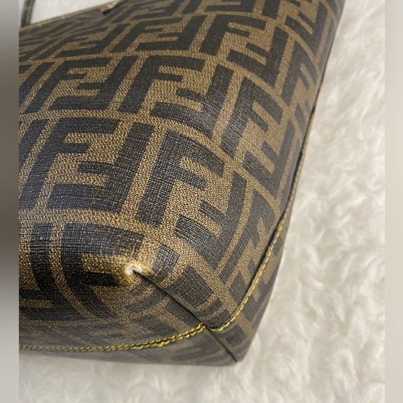 Fendi Tote Zucca Coated Canvas Medium - Picture 13 of 16